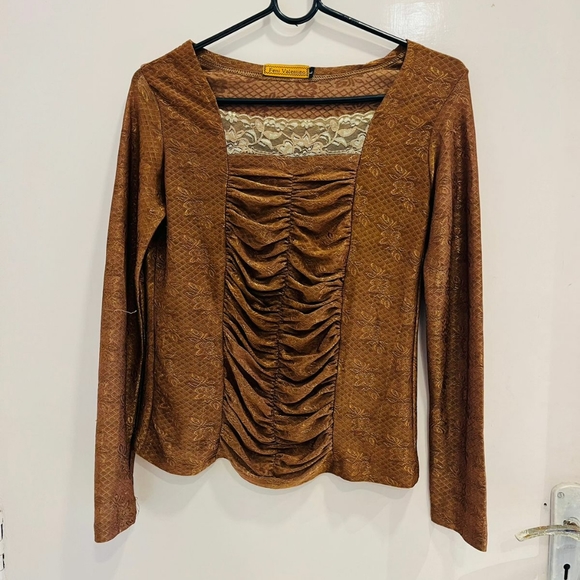 Brownish golden top with lace - Picture 4 of 8
